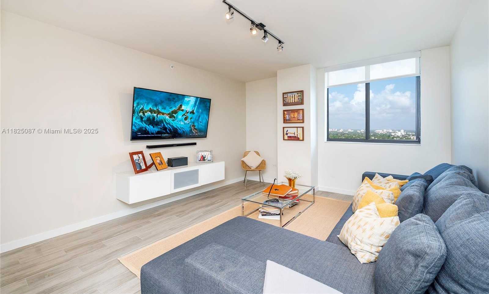 Small Image of 999 SOUTH WEST 1ST AVE #2812, Miami Number 10