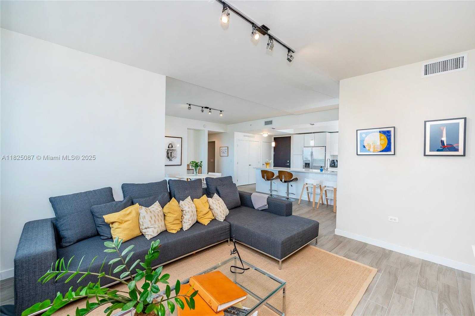 Small Image of 999 SOUTH WEST 1ST AVE #2812, Miami Number 11