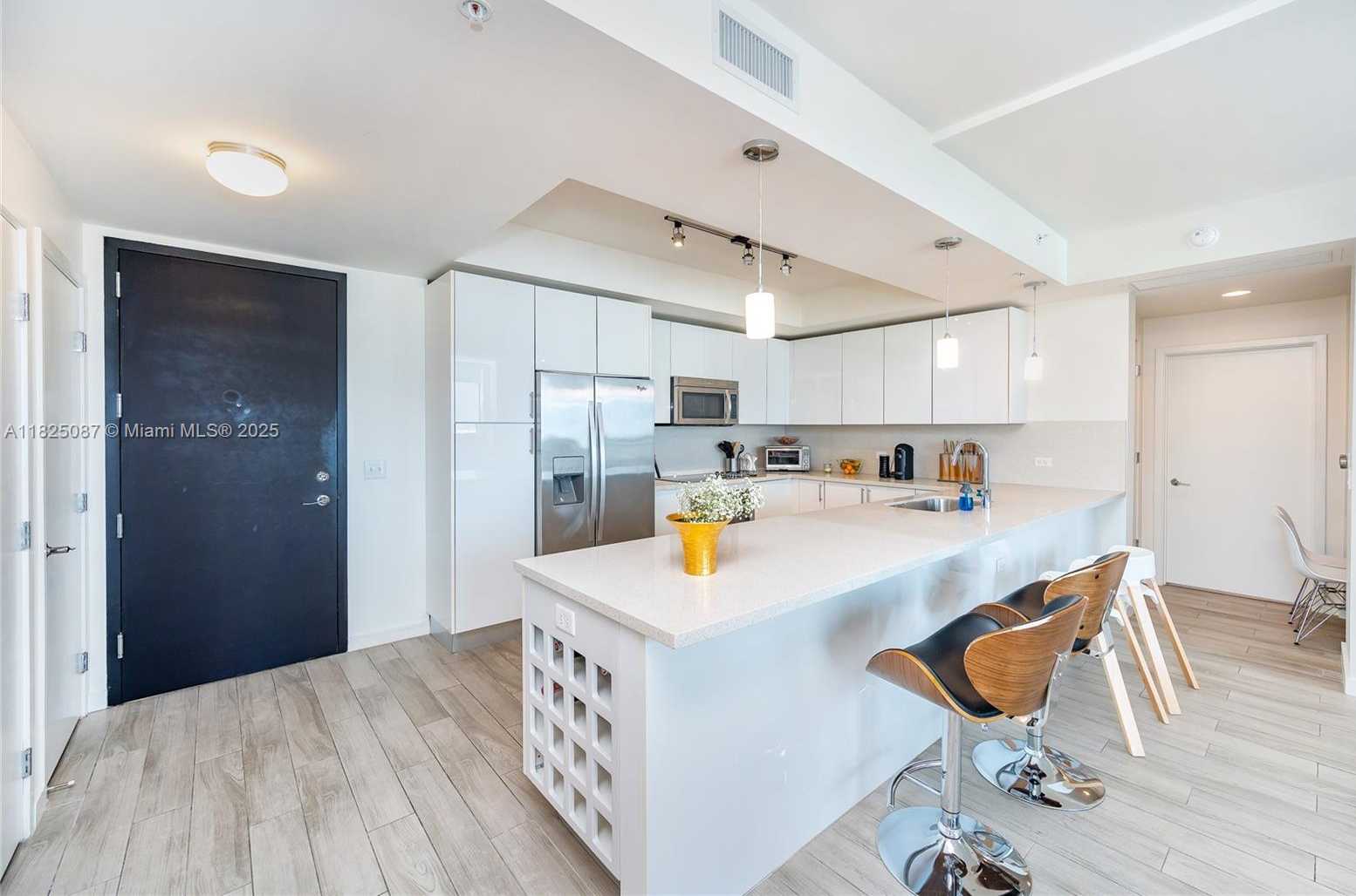 Small Image of 999 SOUTH WEST 1ST AVE #2812, Miami Number 12