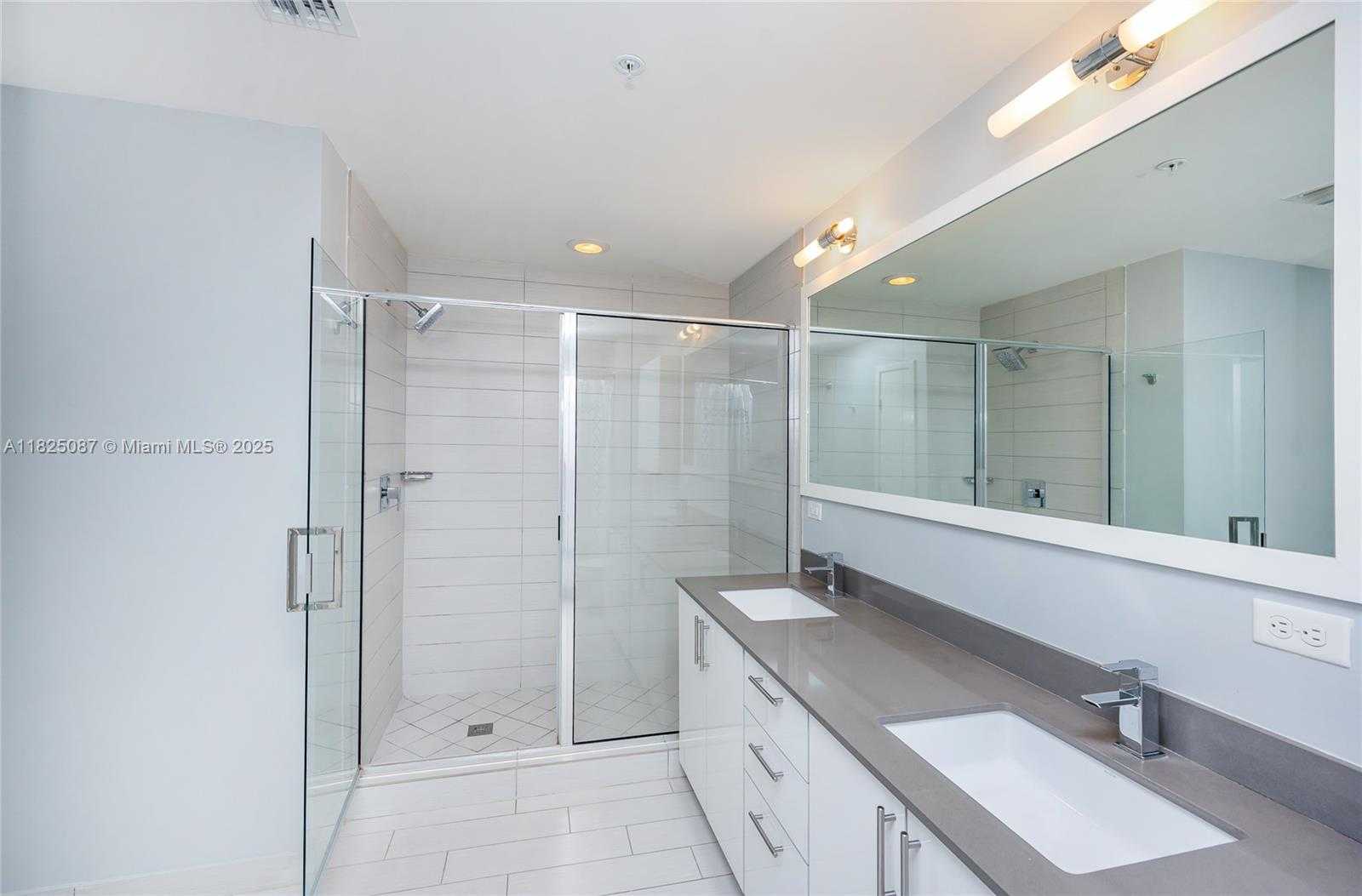 Small Image of 999 SOUTH WEST 1ST AVE #2812, Miami Number 18