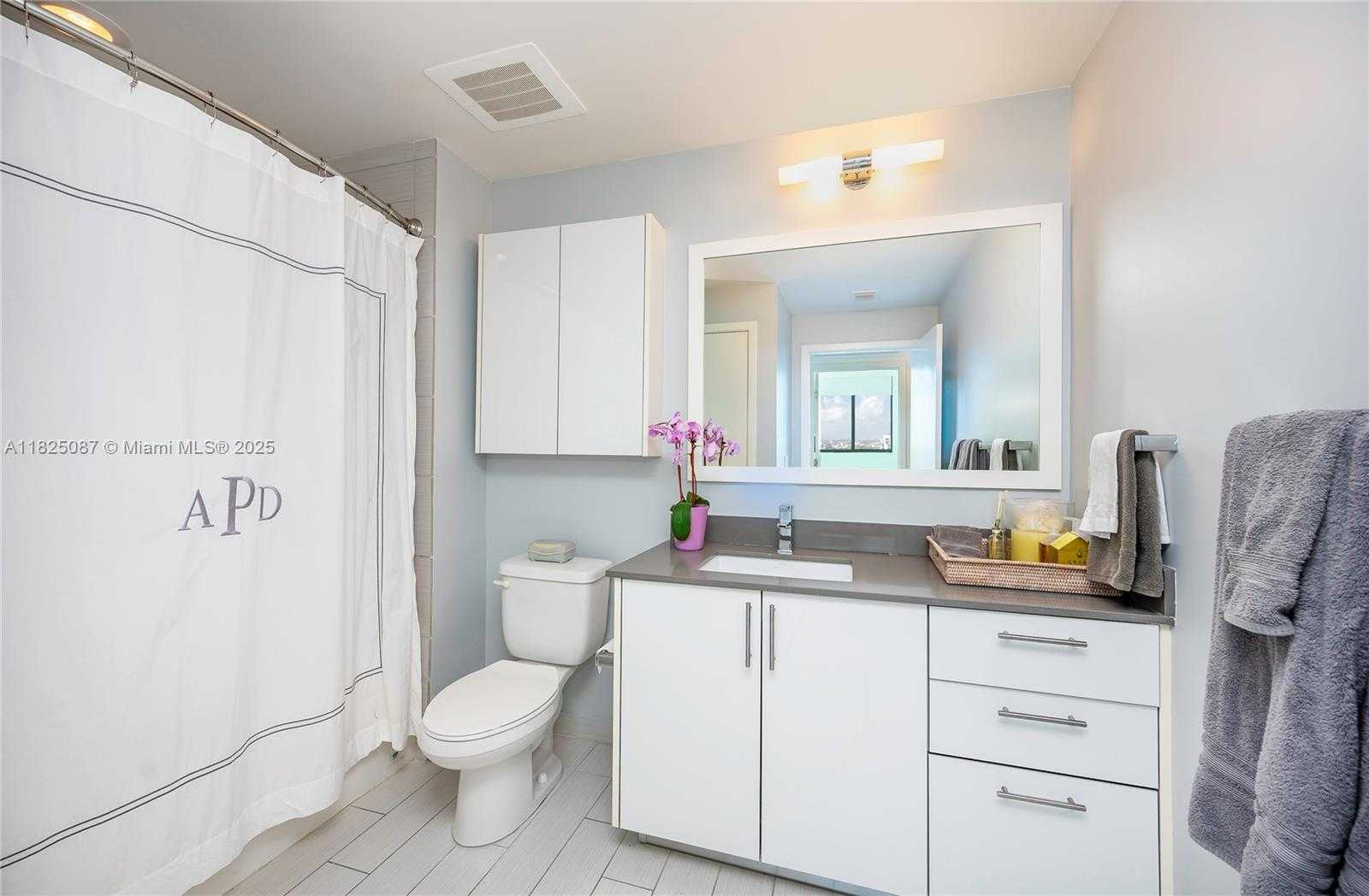 Small Image of 999 SOUTH WEST 1ST AVE #2812, Miami Number 21
