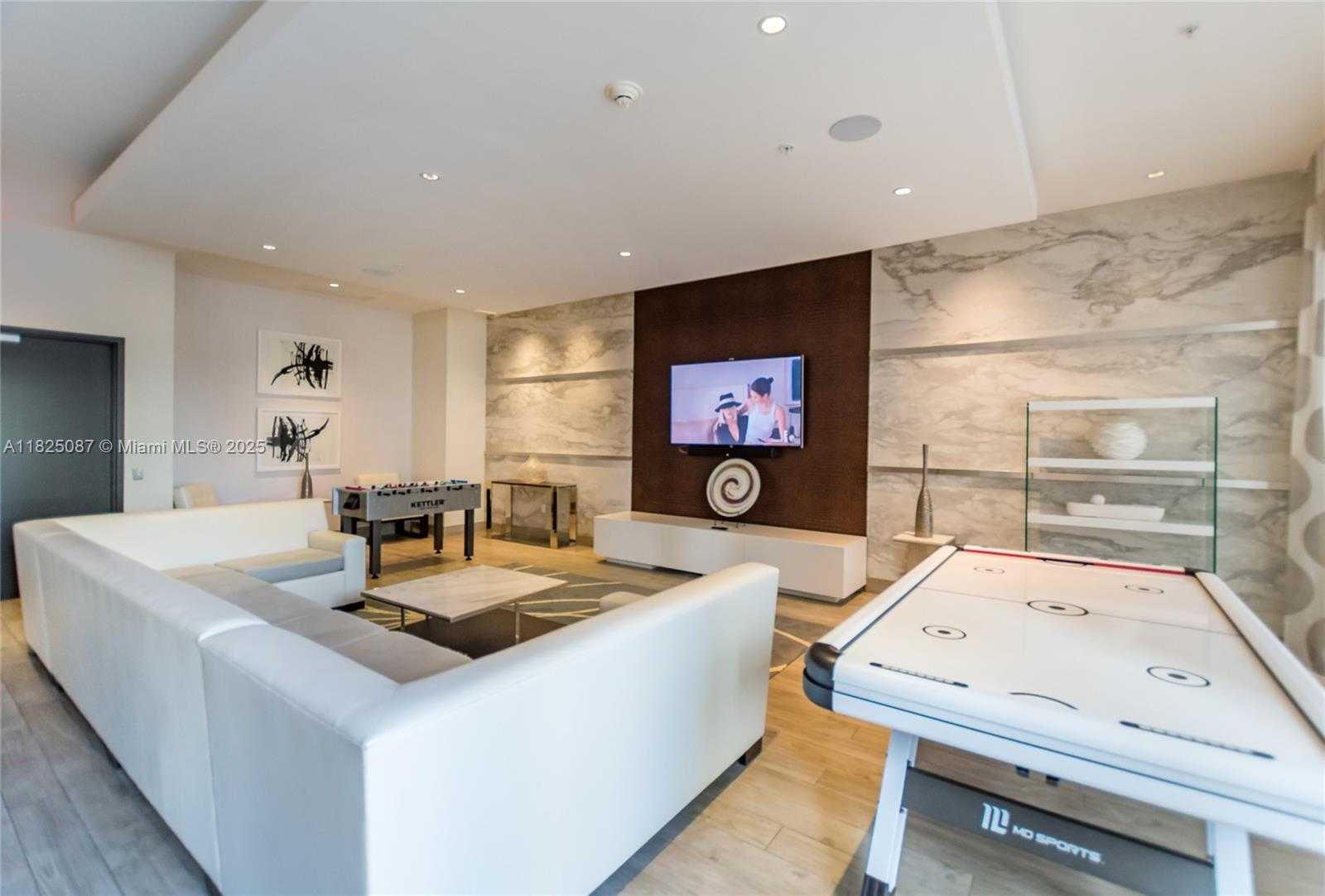 Small Image of 999 SOUTH WEST 1ST AVE #2812, Miami Number 37
