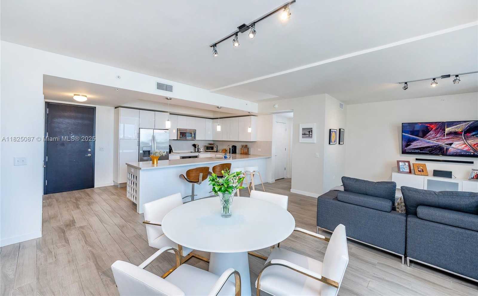 Small Image of 999 SOUTH WEST 1ST AVE #2812, Miami Number 5