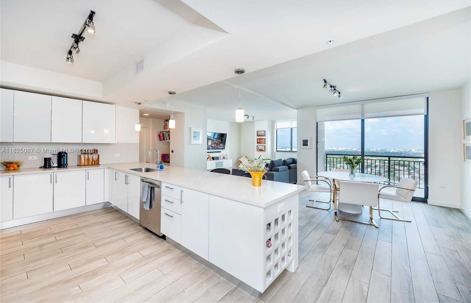 Small Image of 999 SOUTH WEST 1ST AVE #2812, Miami Number 6