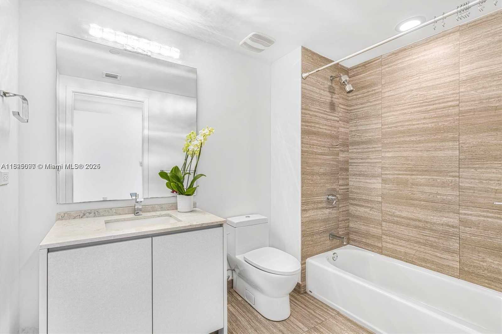 Small Image of 1010 BRICKELL AVE #1710, Miami Number 6