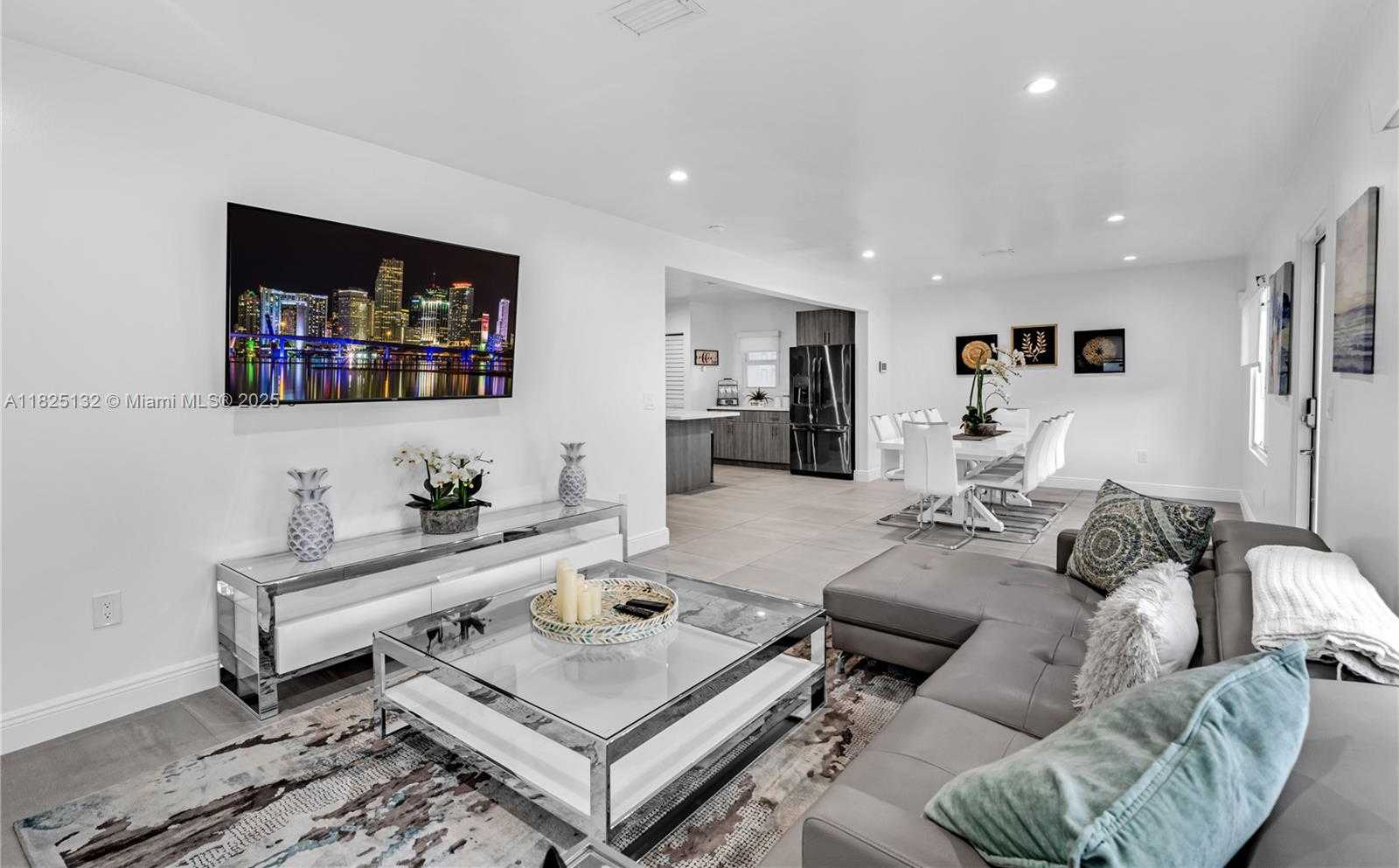 Small Image of 342 NORTH WEST 46TH ST, Miami Number 12