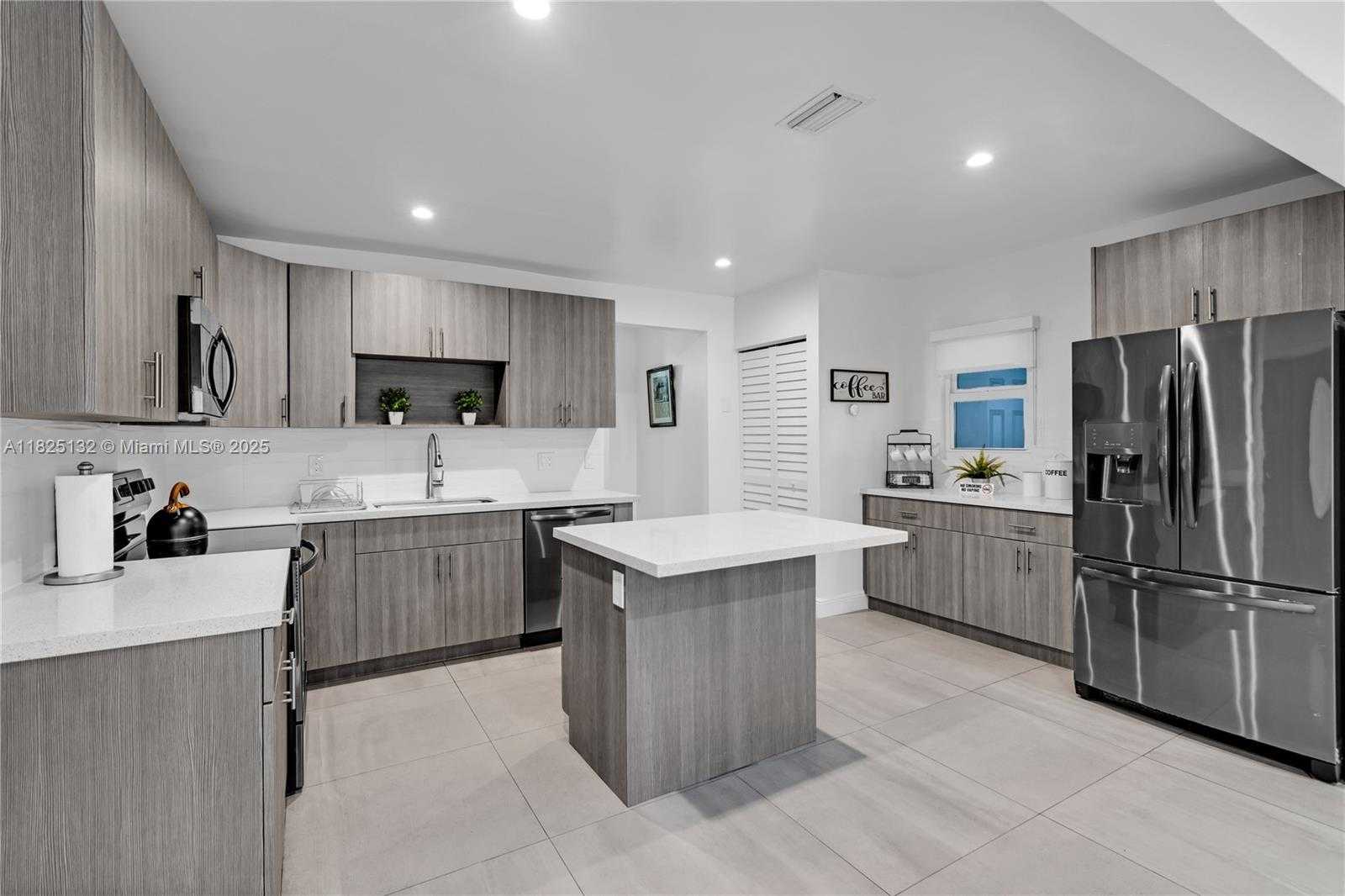 Small Image of 342 NORTH WEST 46TH ST, Miami Number 16
