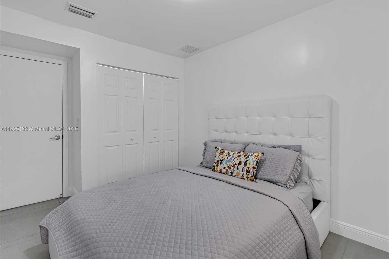 Small Image of 342 NORTH WEST 46TH ST, Miami Number 25