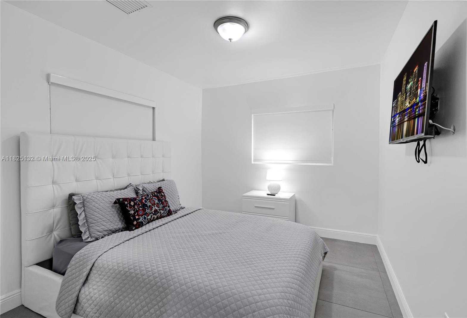 Small Image of 342 NORTH WEST 46TH ST, Miami Number 26