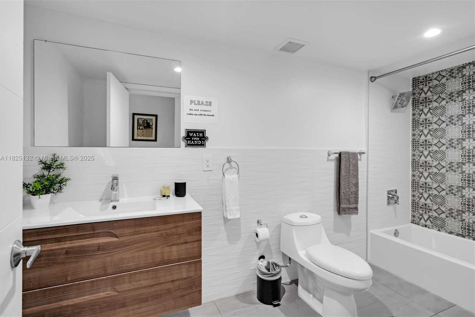 Small Image of 342 NORTH WEST 46TH ST, Miami Number 28