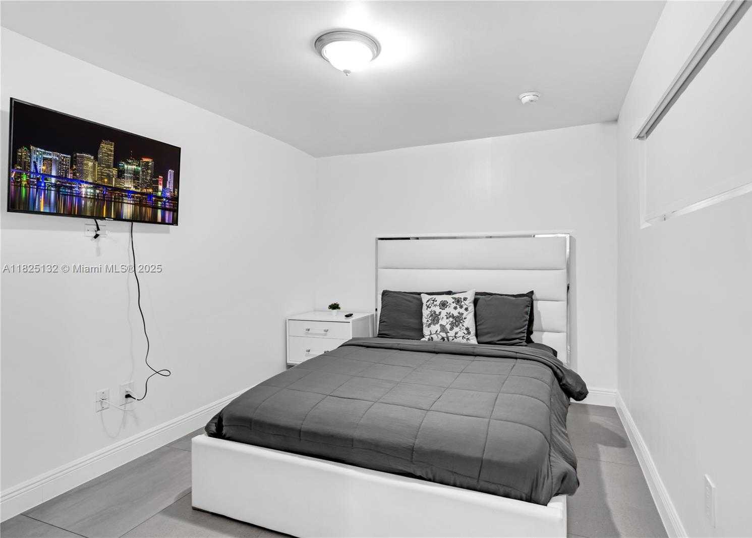Small Image of 342 NORTH WEST 46TH ST, Miami Number 32