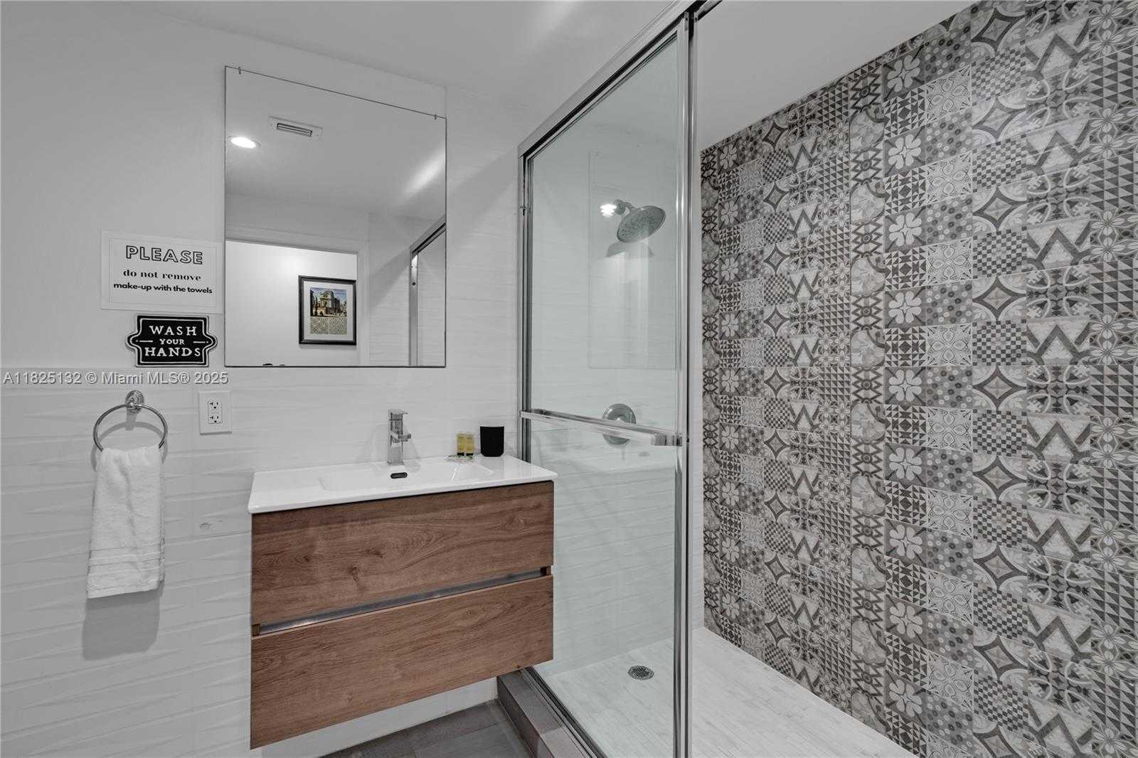Small Image of 342 NORTH WEST 46TH ST, Miami Number 33