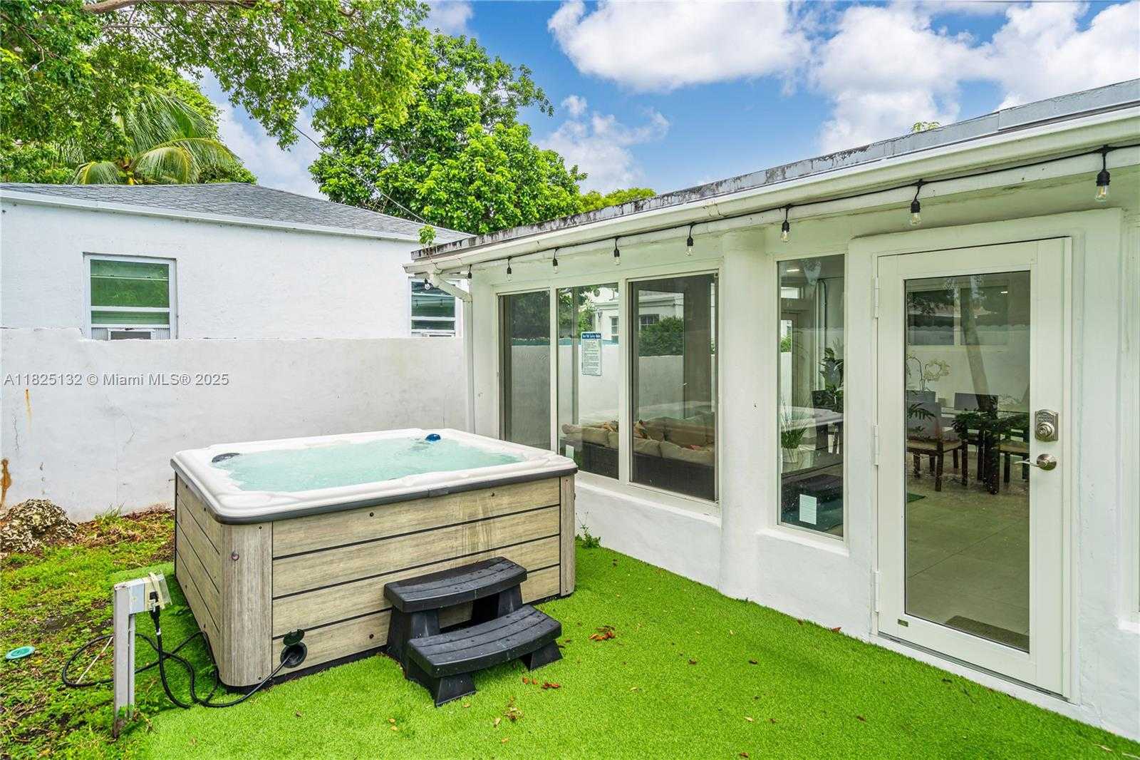 Small Image of 342 NORTH WEST 46TH ST, Miami Number 7