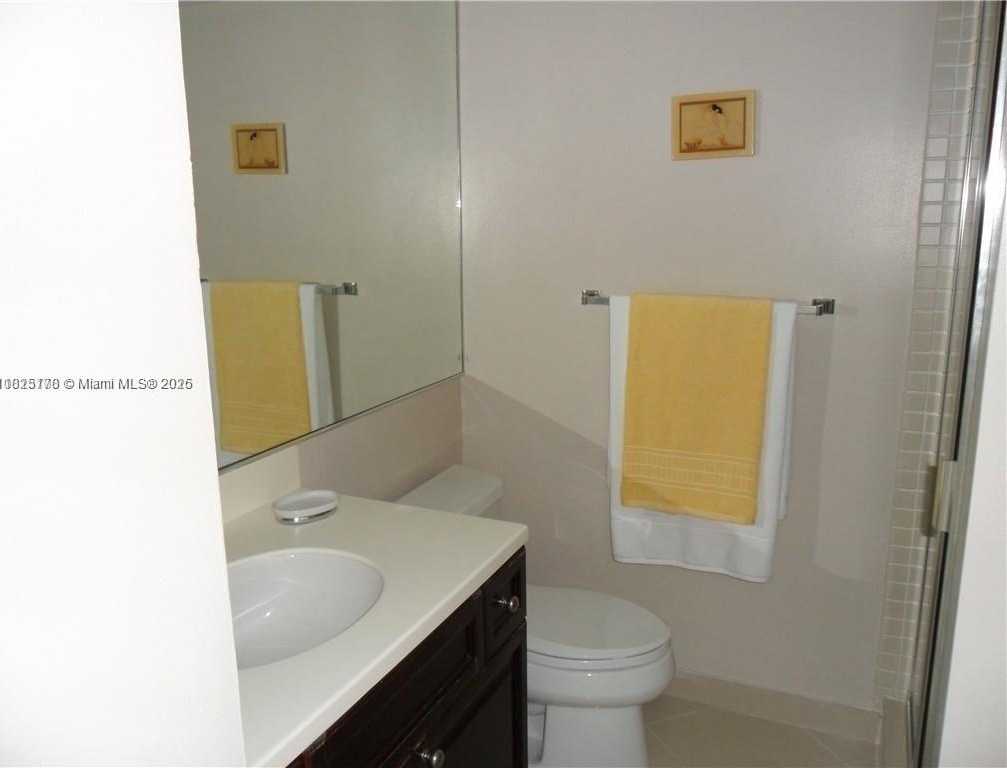 Small Image of 5600 COLLINS AVE #14P, Miami Beach Number 15