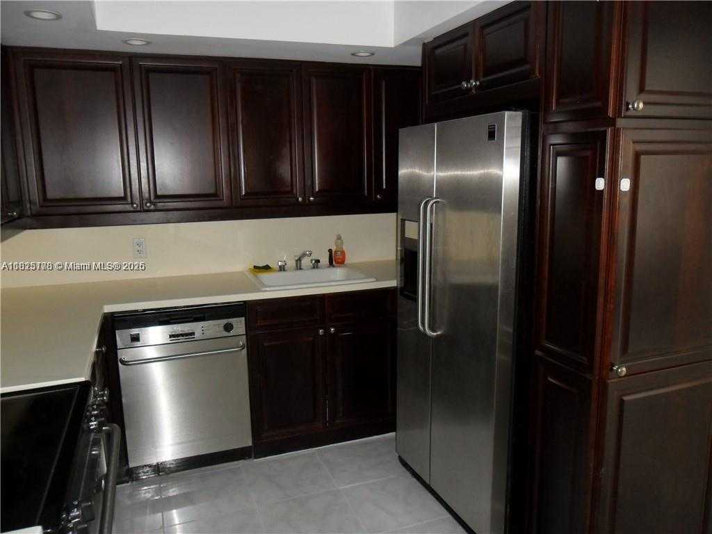 Small Image of 5600 COLLINS AVE #14P, Miami Beach Number 7