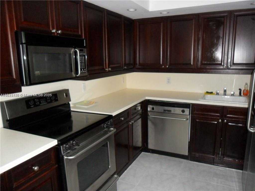 Small Image of 5600 COLLINS AVE #14P, Miami Beach Number 8