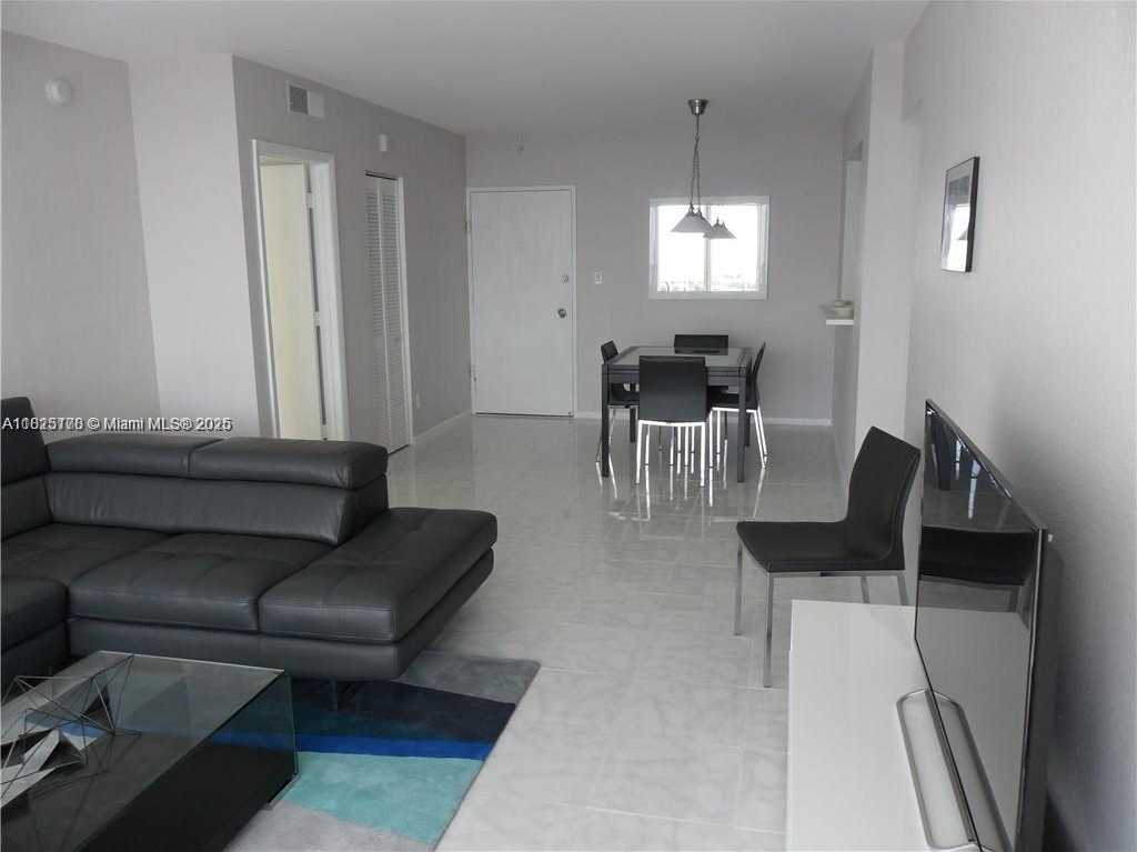 Small Image of 5600 COLLINS AVE #14P, Miami Beach Number 9