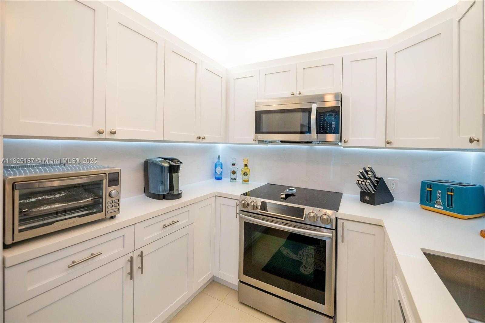 Small Image of 3675 NORTH COUNTRY CLUB DR #1006, Aventura Number 17