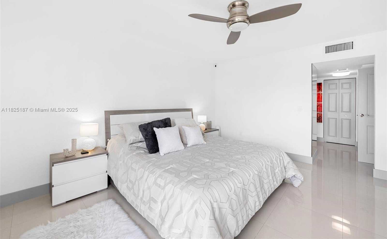 Small Image of 3675 NORTH COUNTRY CLUB DR #1006, Aventura Number 19
