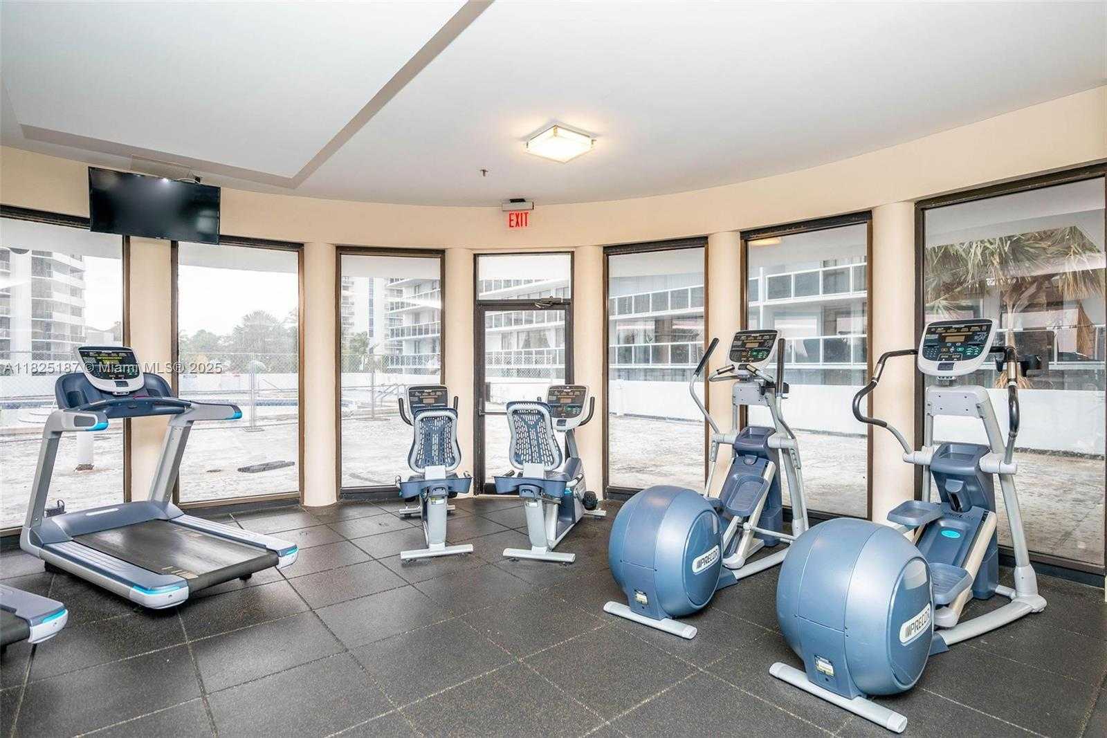 Small Image of 3675 NORTH COUNTRY CLUB DR #1006, Aventura Number 29