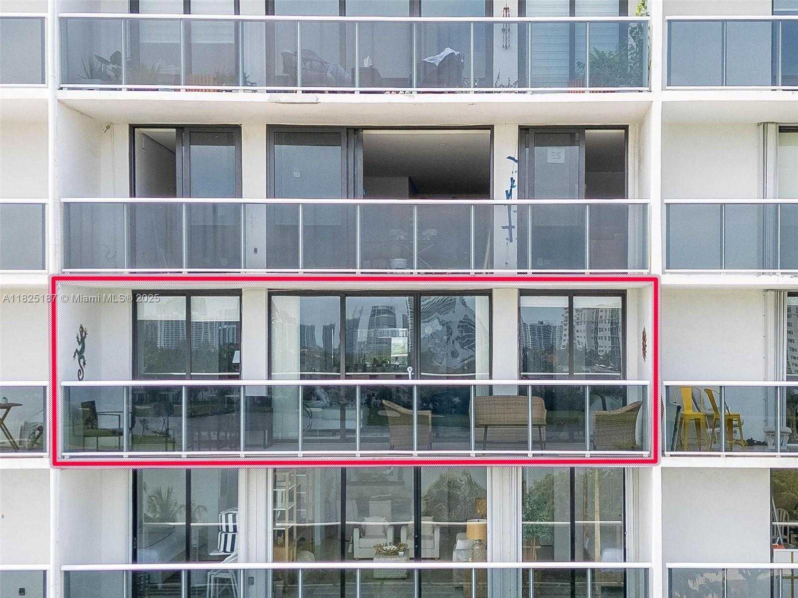 Small Image of 3675 NORTH COUNTRY CLUB DR #1006, Aventura Number 36