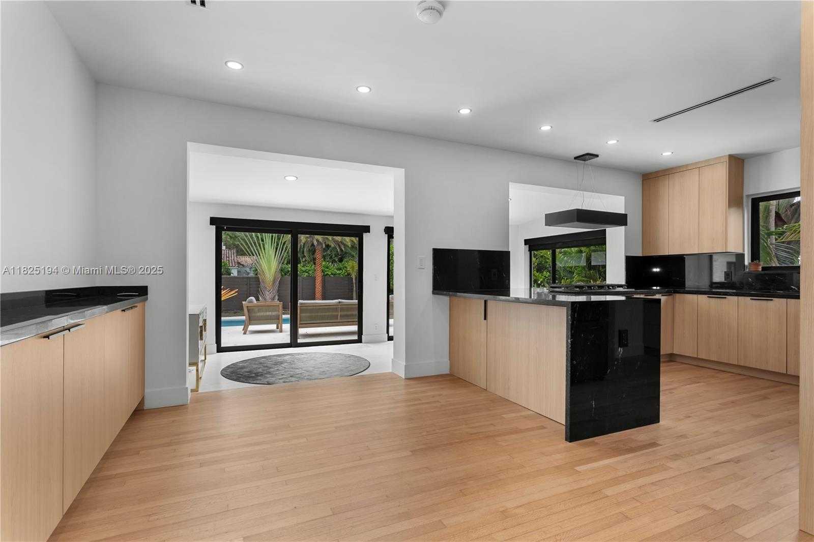 Small Image of 246 NORTH WEST 93RD ST, Miami Shores Number 15
