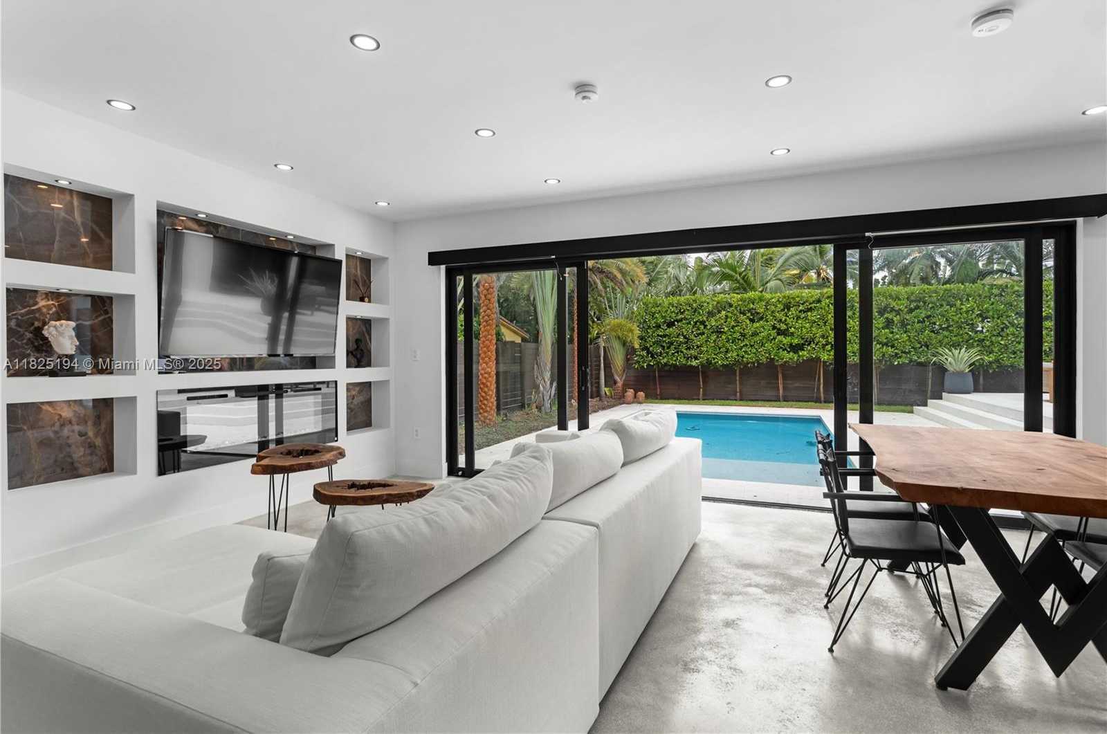 Small Image of 246 NORTH WEST 93RD ST, Miami Shores Number 38