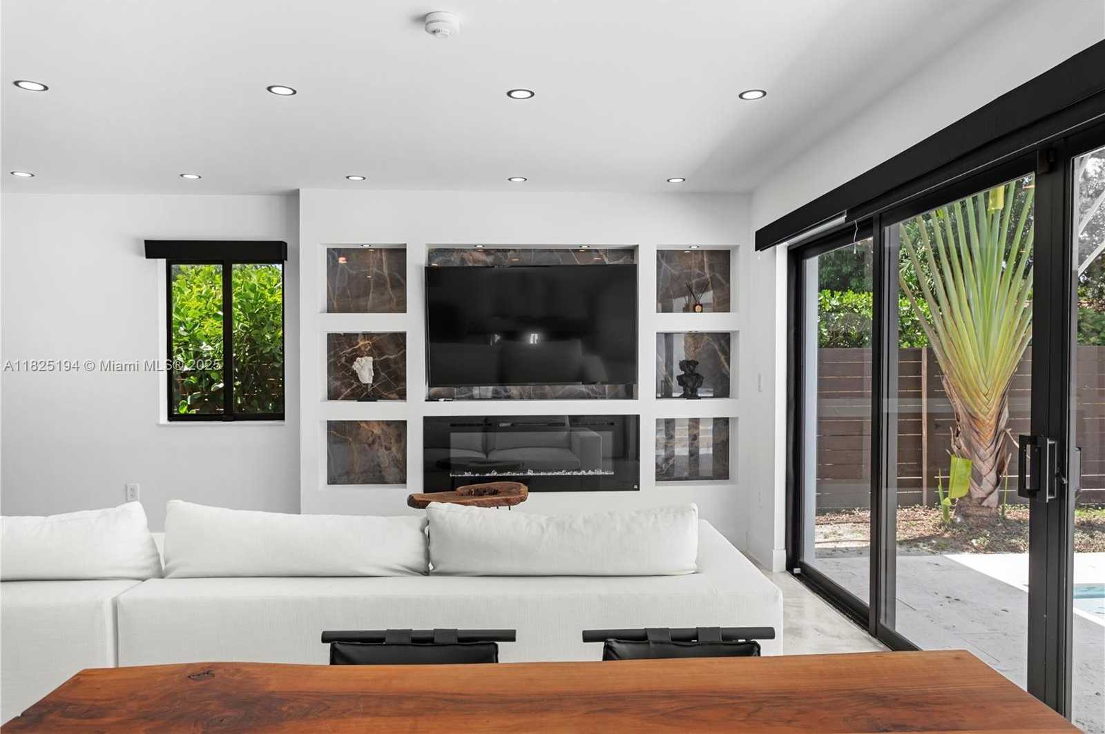 Small Image of 246 NORTH WEST 93RD ST, Miami Shores Number 39