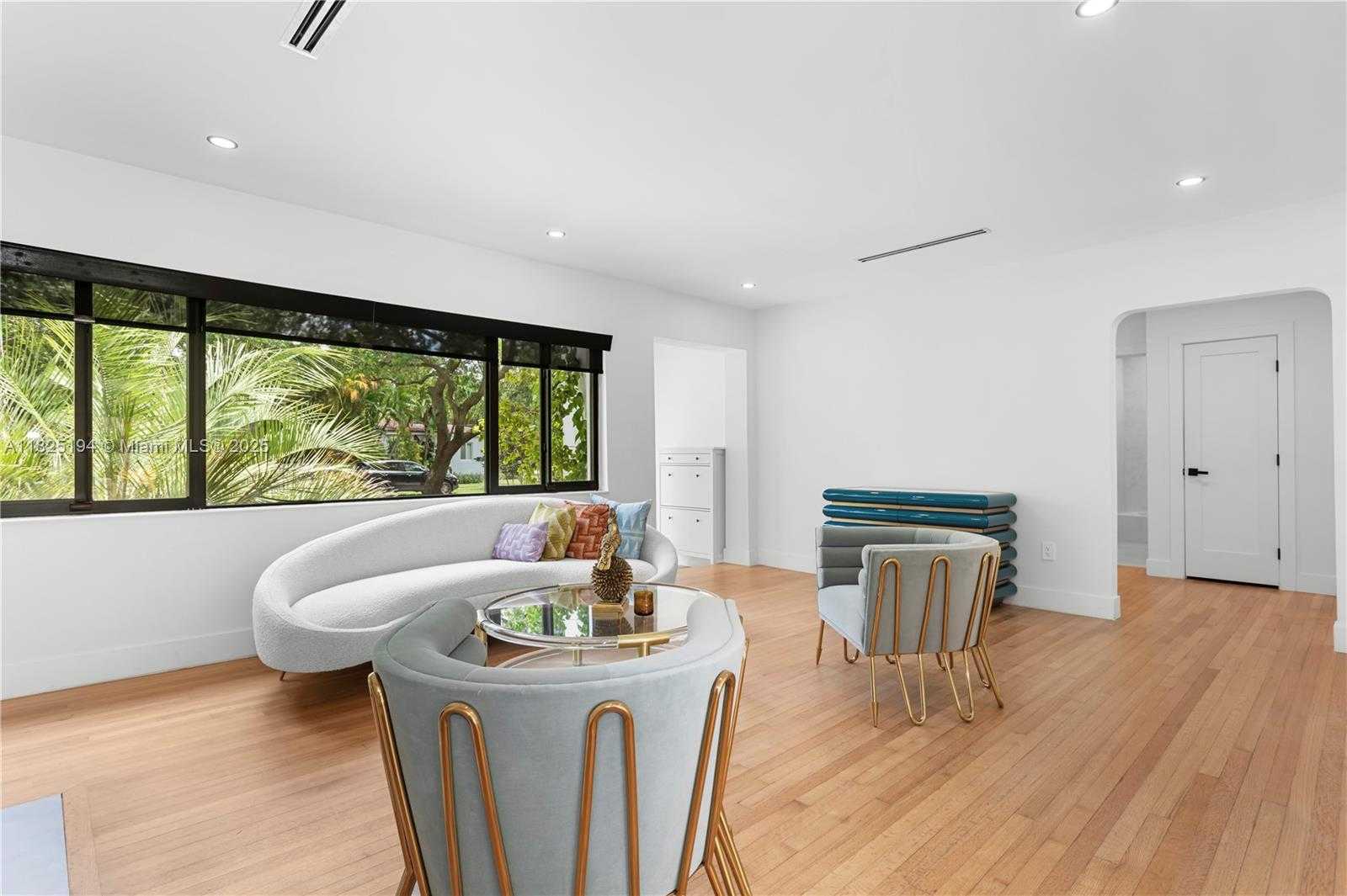 Small Image of 246 NORTH WEST 93RD ST, Miami Shores Number 9
