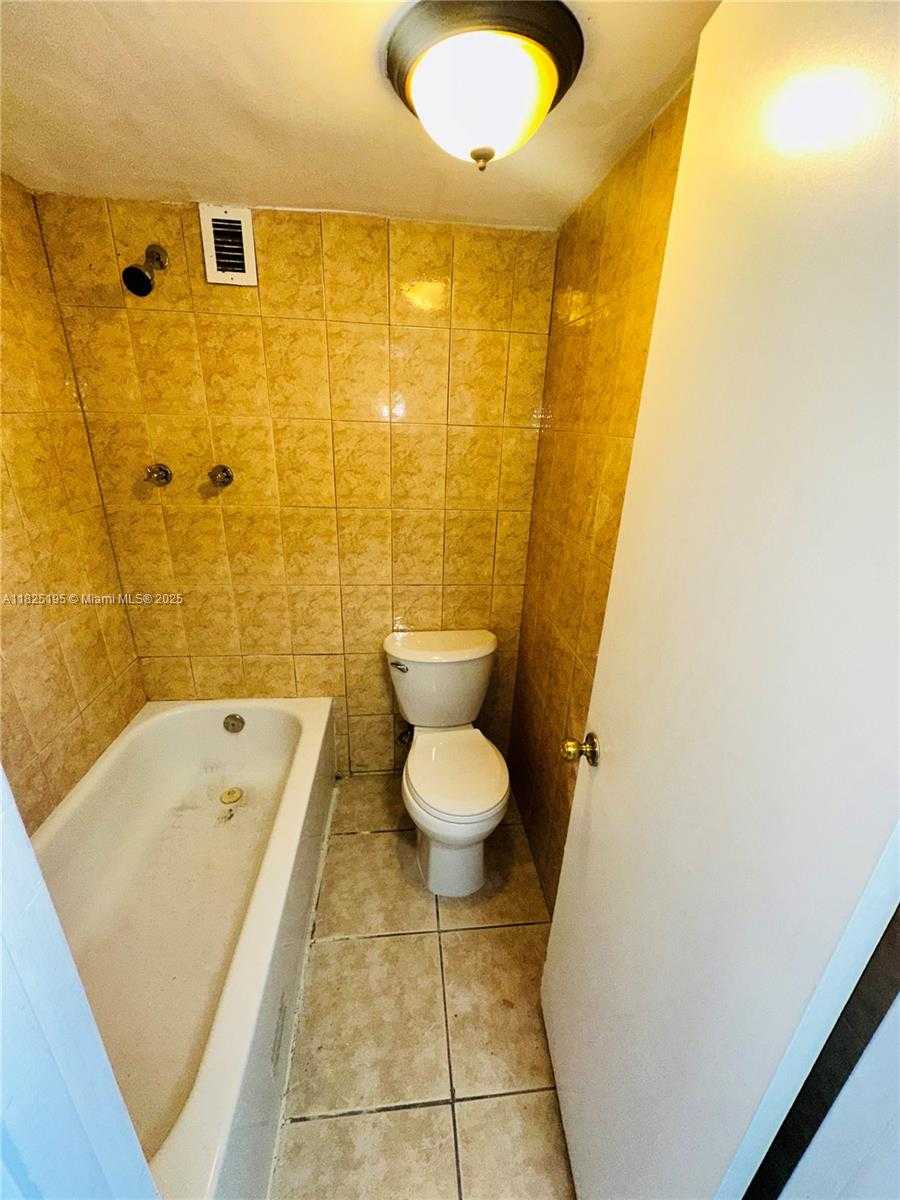 Small Image of 2025 NORTH EAST 164TH ST #811, North Miami Beach Number 19