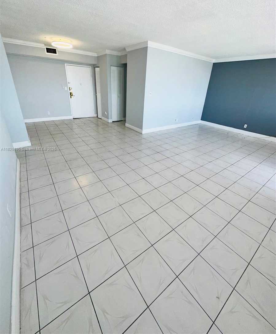 Small Image of 2025 NORTH EAST 164TH ST #811, North Miami Beach Number 3