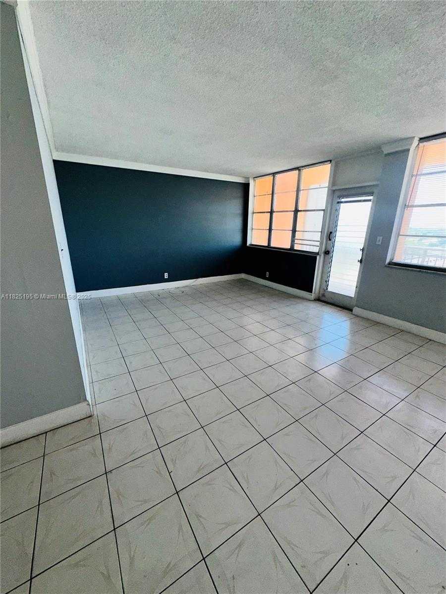 Small Image of 2025 NORTH EAST 164TH ST #811, North Miami Beach Number 4