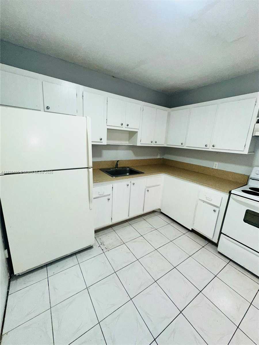 Small Image of 2025 NORTH EAST 164TH ST #811, North Miami Beach Number 9