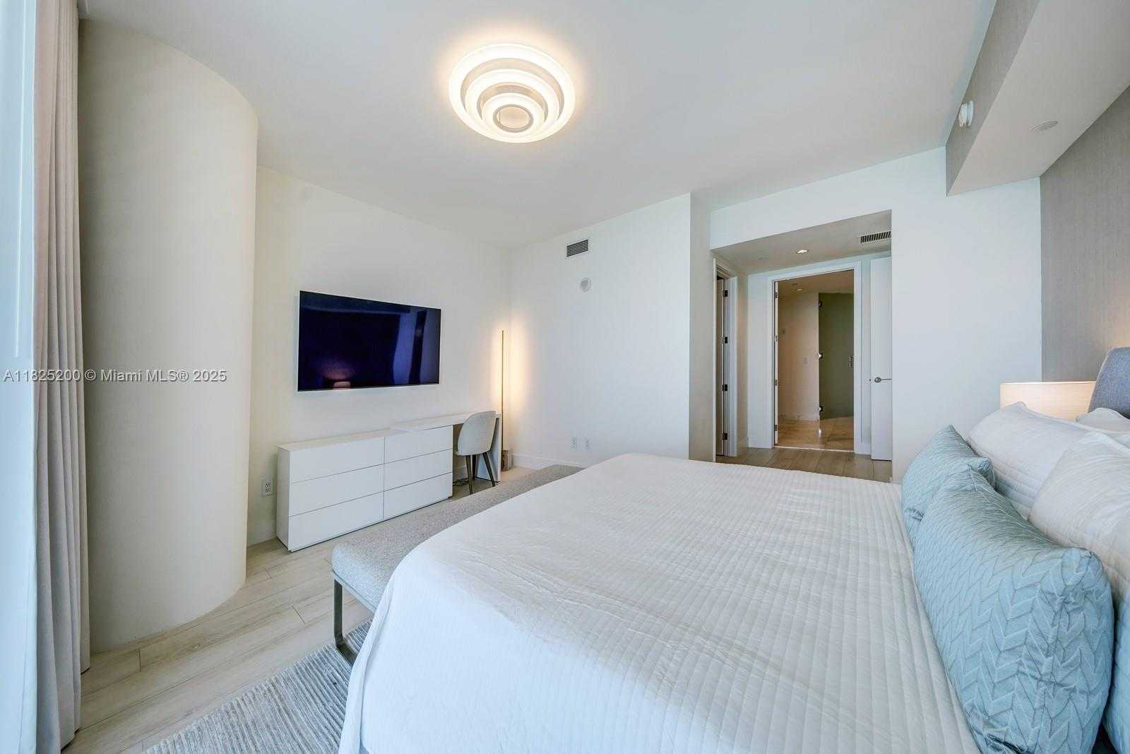 Small Image of 10203 COLLINS AVE #1203, Bal Harbour Number 17