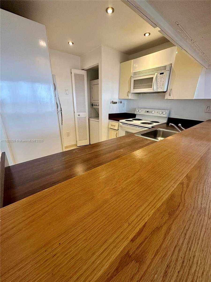 Small Image of 600 NORTH EAST 36TH ST #2015, Miami Number 2