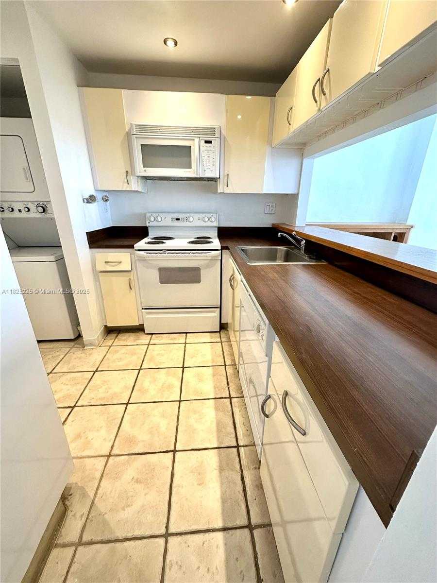 Small Image of 600 NORTH EAST 36TH ST #2015, Miami Number 5