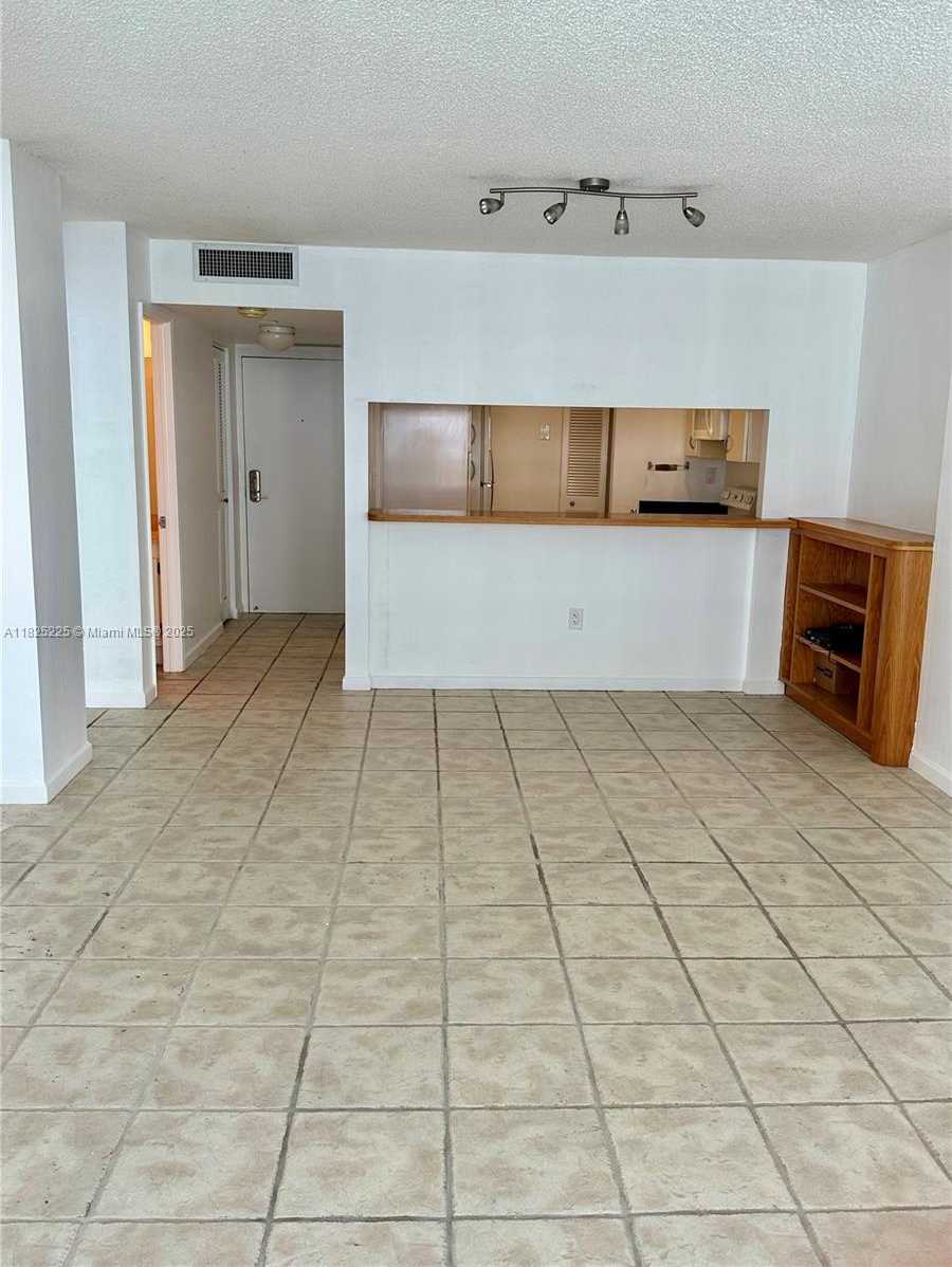 Small Image of 600 NORTH EAST 36TH ST #2015, Miami Number 9