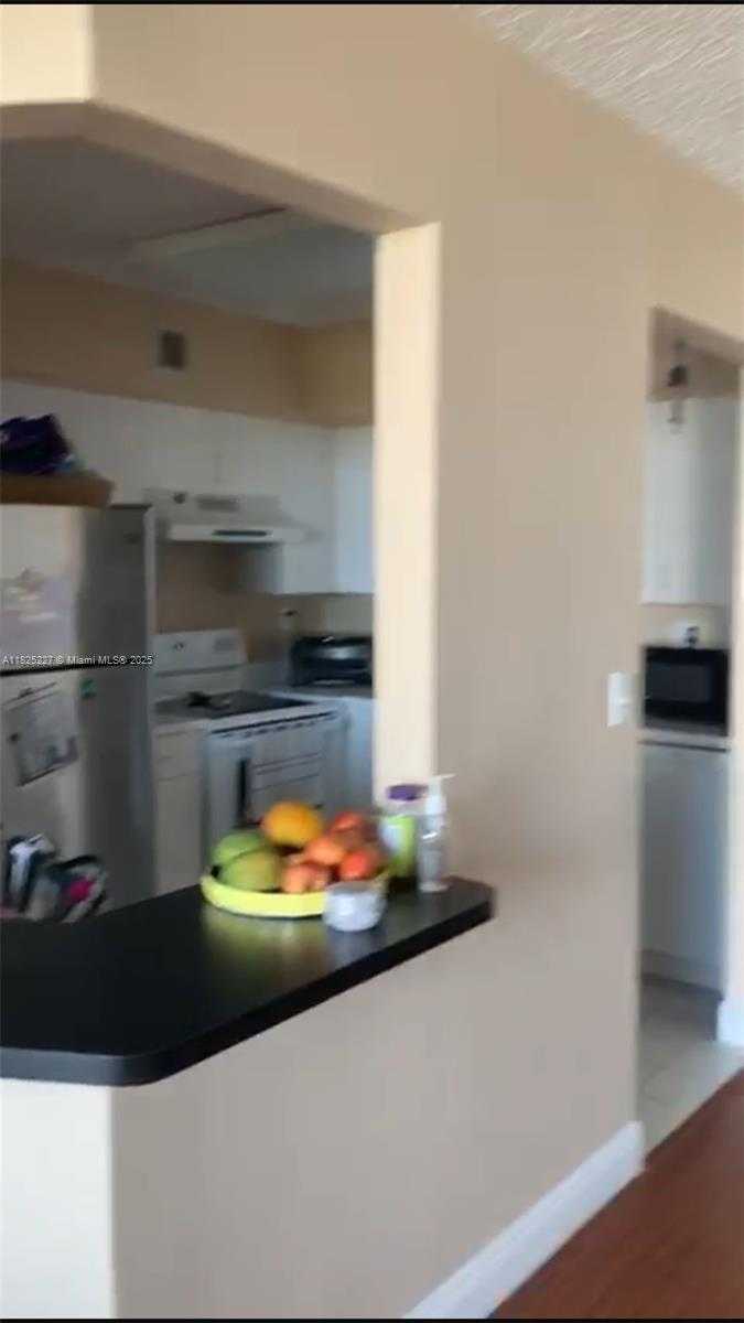 Small Image of 3300 NORTH EAST 191ST ST #1109, Aventura Number 6
