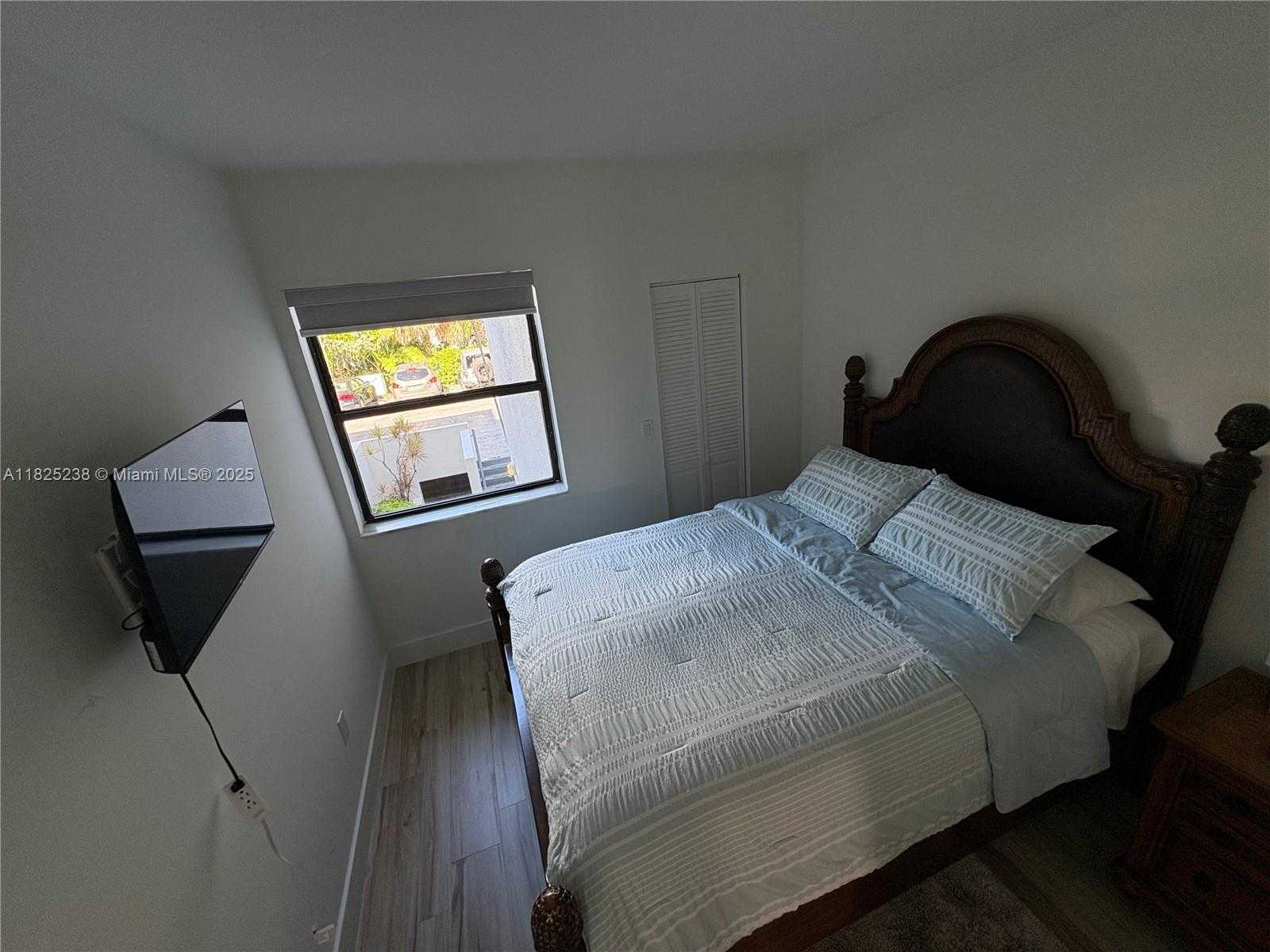 Small Image of 440 POINCIANA DR #1615, Sunny Isles Beach Number 13