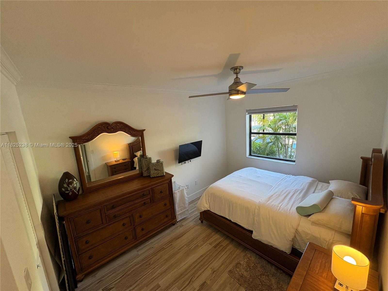 Small Image of 440 POINCIANA DR #1615, Sunny Isles Beach Number 14
