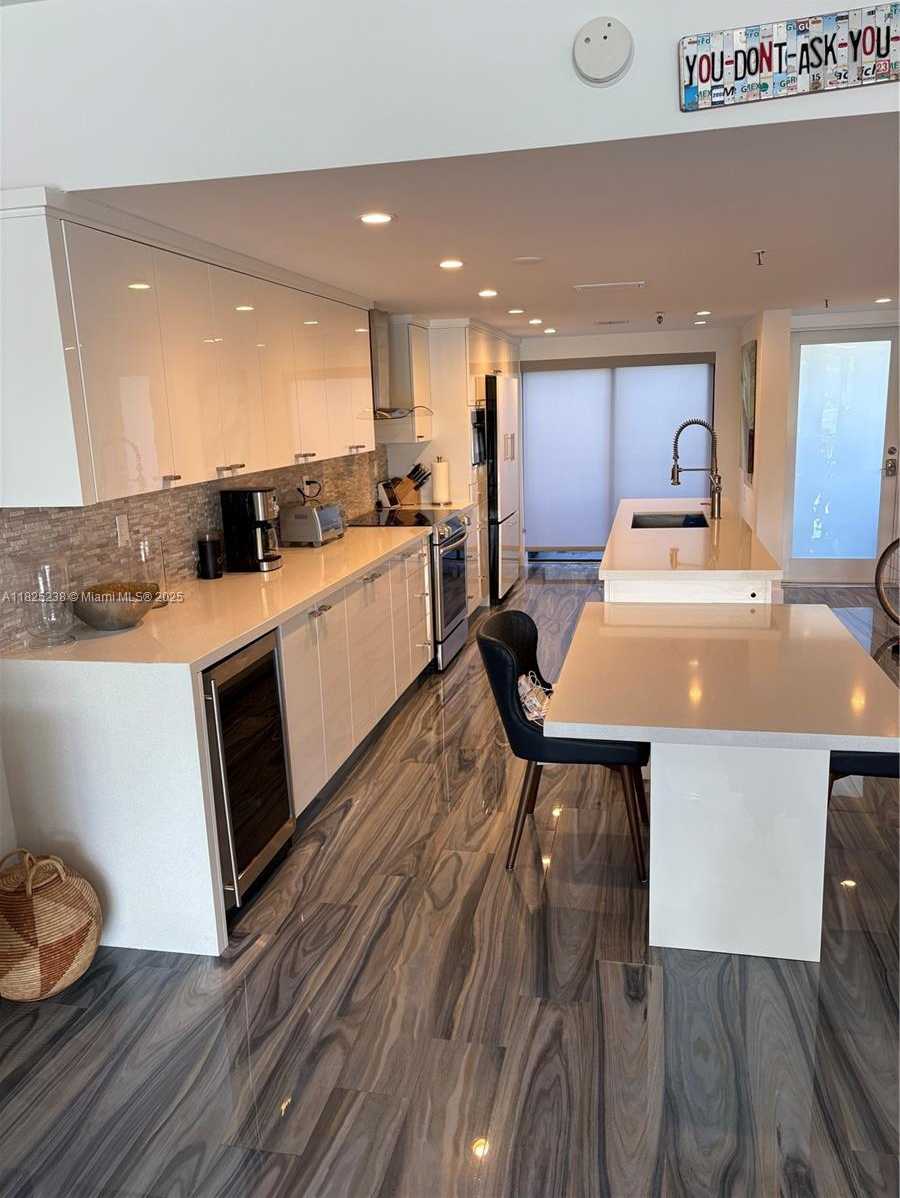 Small Image of 440 POINCIANA DR #1615, Sunny Isles Beach Number 7