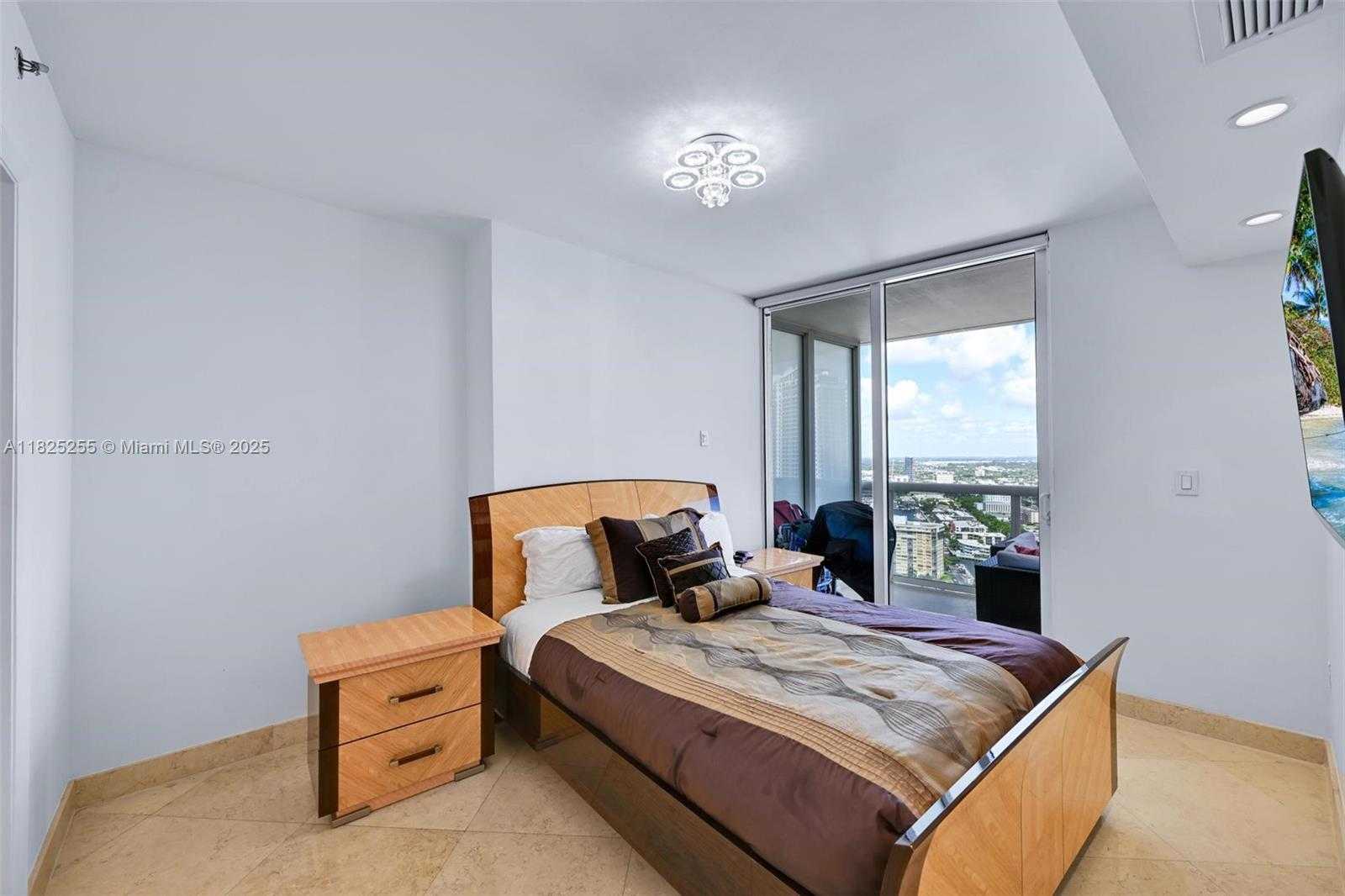 Small Image of 1850 SOUTH OCEAN DR #3207, Hallandale Beach Number 12