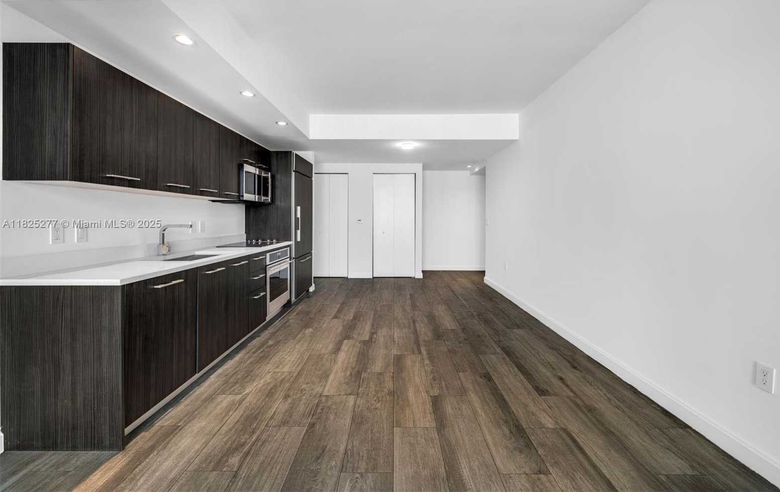 Small Image of 45 SOUTH WEST 9TH ST #4009, Miami Number 5