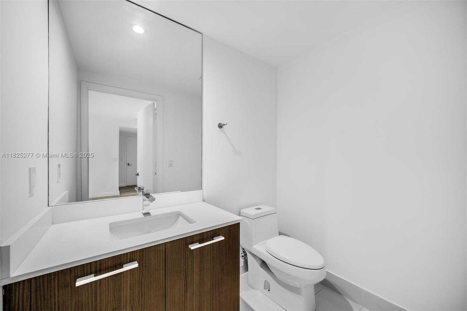 Small Image of 45 SOUTH WEST 9TH ST #4009, Miami Number 9