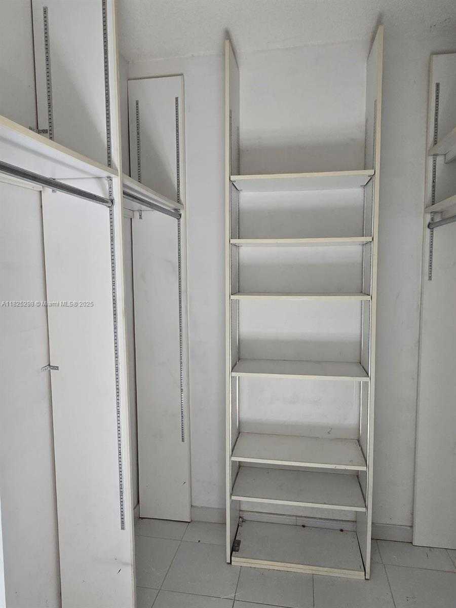 Small Image of 685 WEST PARK DR #101-11, Miami Number 10