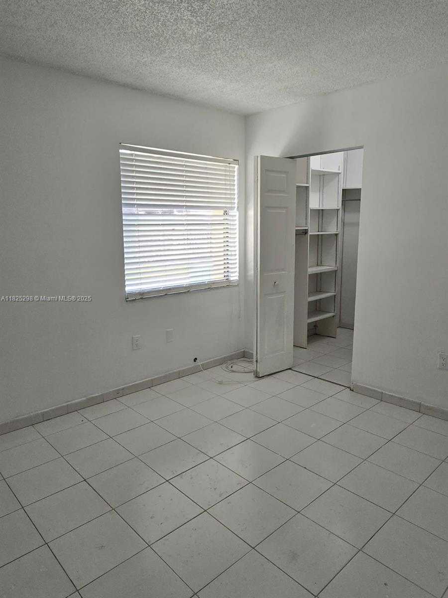 Small Image of 685 WEST PARK DR #101-11, Miami Number 19