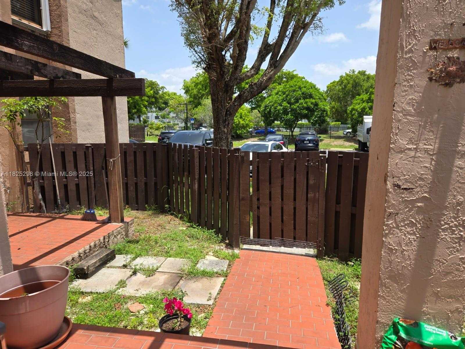 Small Image of 685 WEST PARK DR #101-11, Miami Number 2