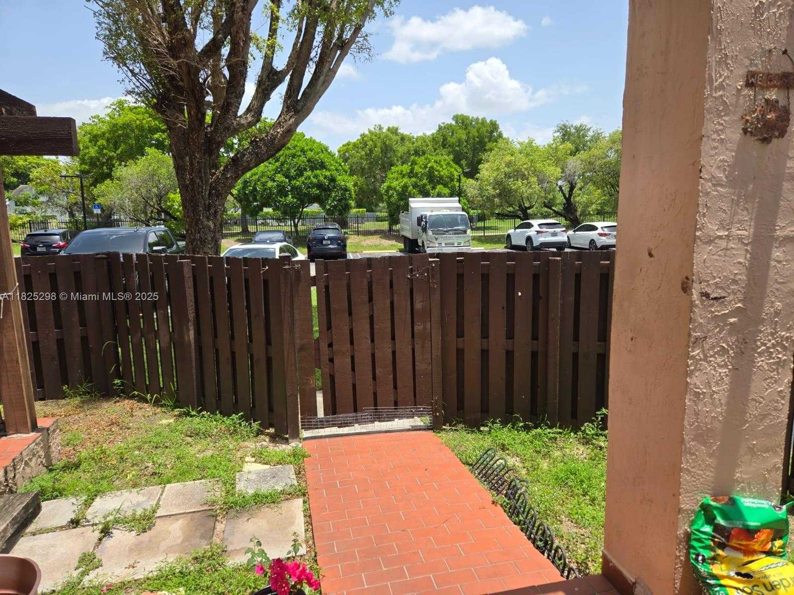 Small Image of 685 WEST PARK DR #101-11, Miami Number 3