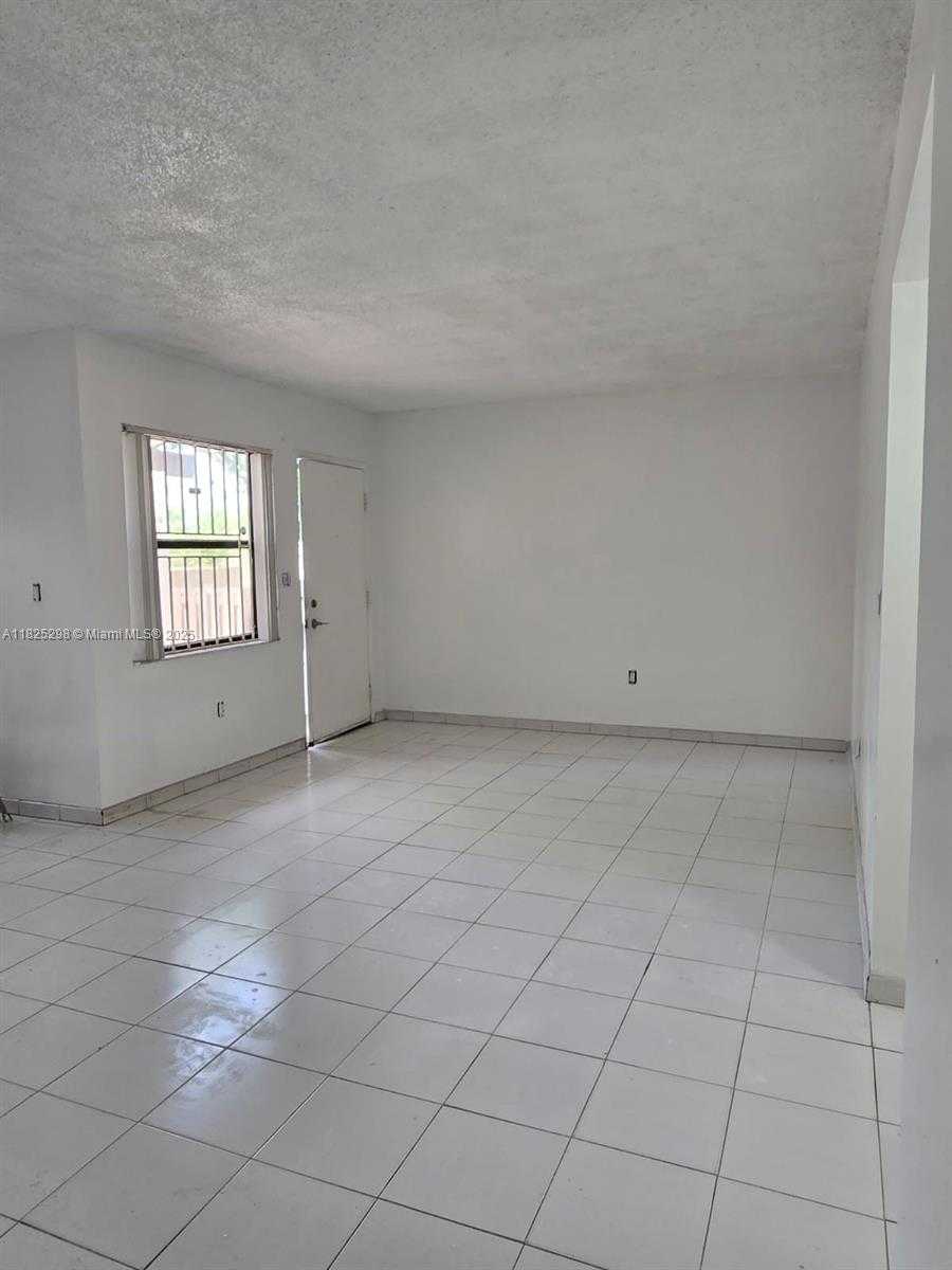 Small Image of 685 WEST PARK DR #101-11, Miami Number 9