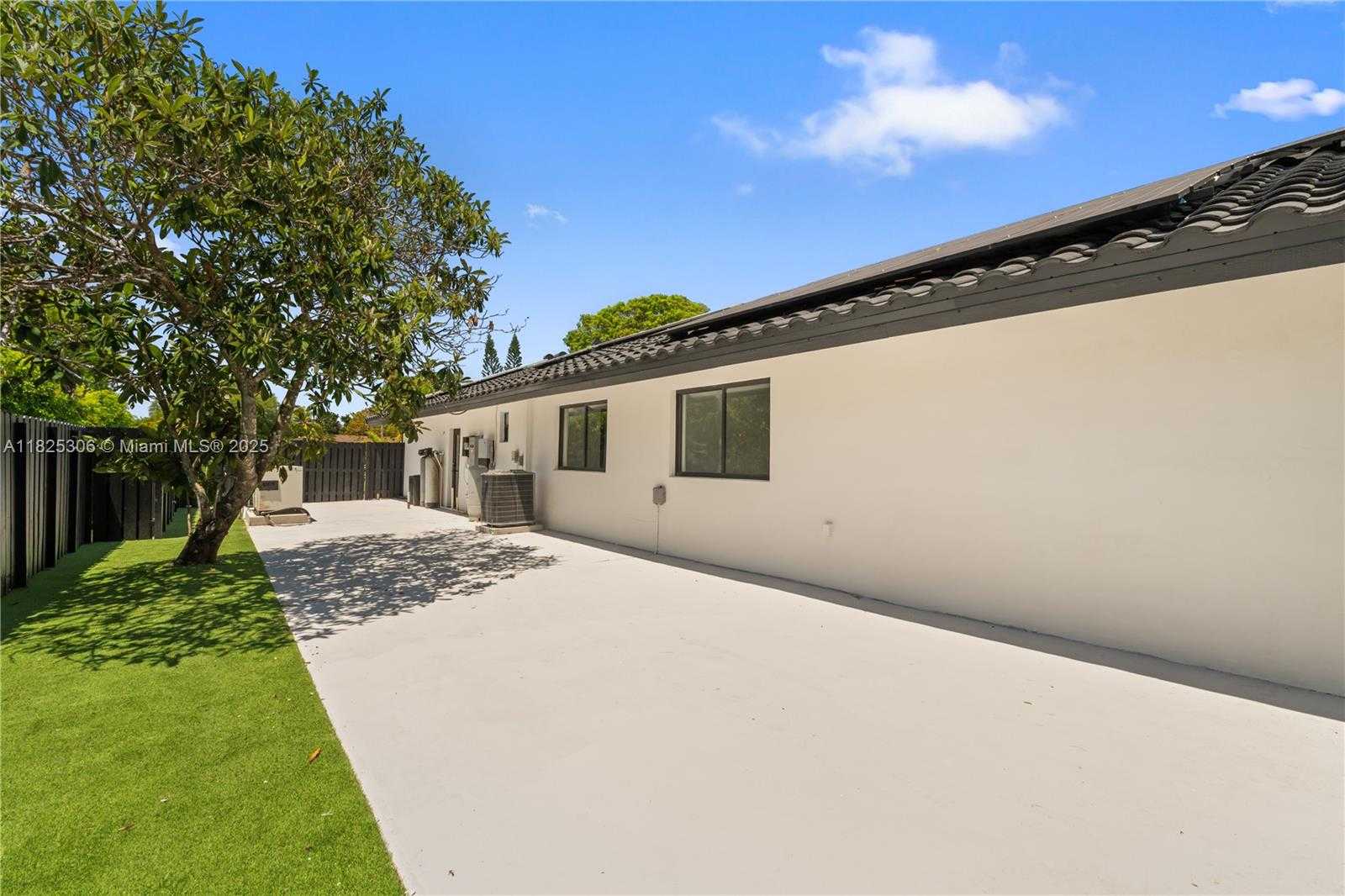 Small Image of 5020 HAWKHURST AVE, Southwest Ranches Number 13